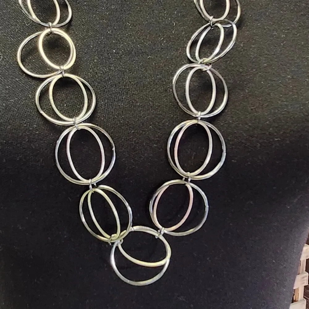 Daisy Fuentes Silver & Black Toned Loop Metallic Necklace, 16